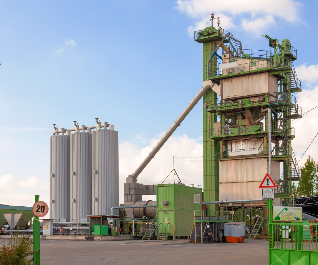 Asphalt Plant Uses Baghouse Filtration Techniques