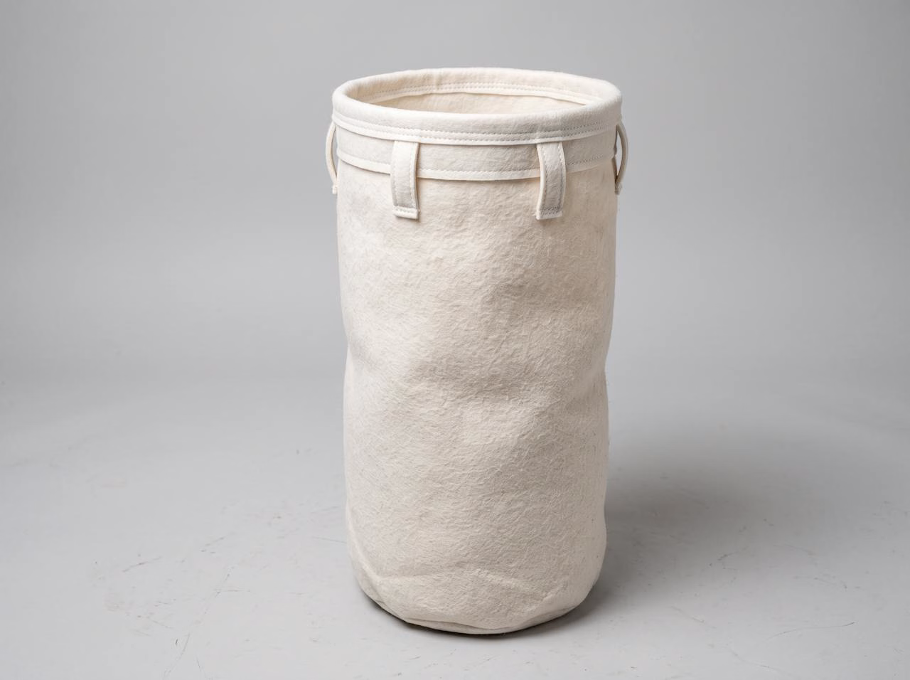 Breathable polyester felt lower dust collector collection bag with belt loops for a clamp