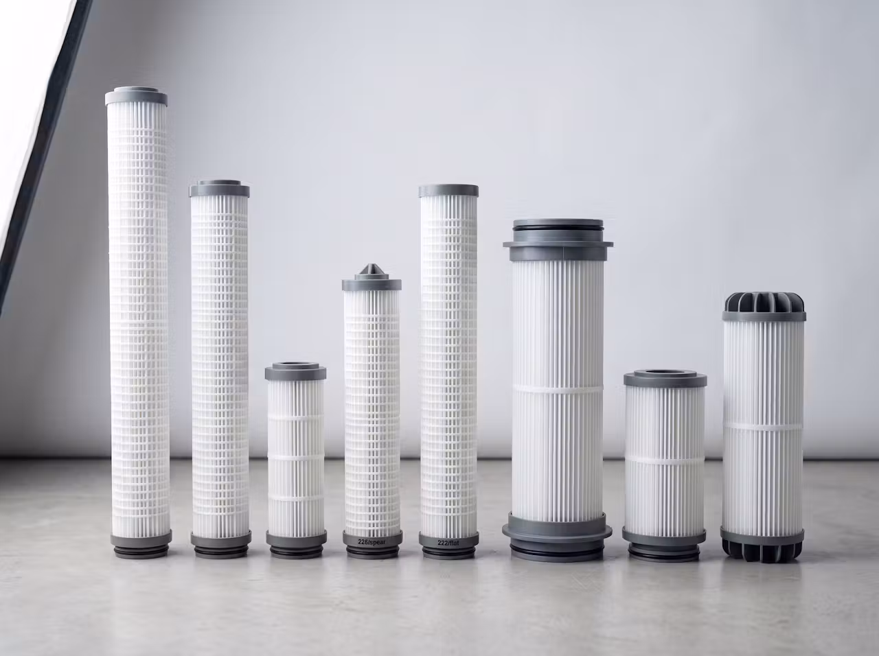 Pleated polypropylene liquid filter cartridges in several lengths and diameters